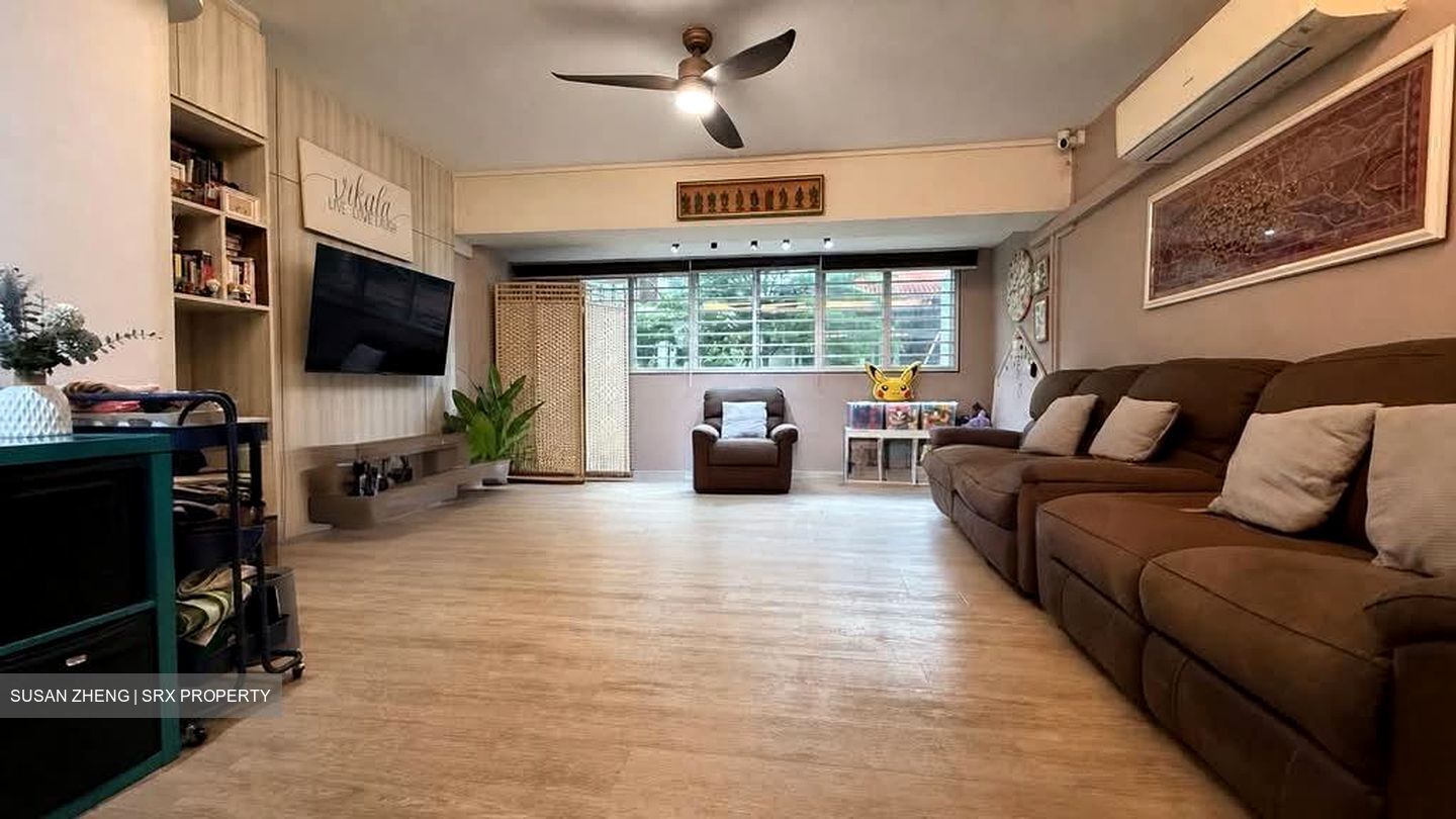 Blk 327 Jurong East Street 31 (Jurong East), HDB Executive #595183041